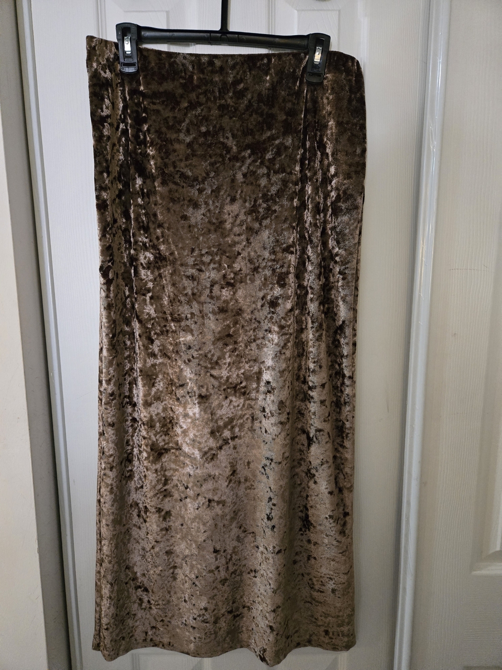 Kimchi Blue Crushed Velvet Maxi Skirt in Brown